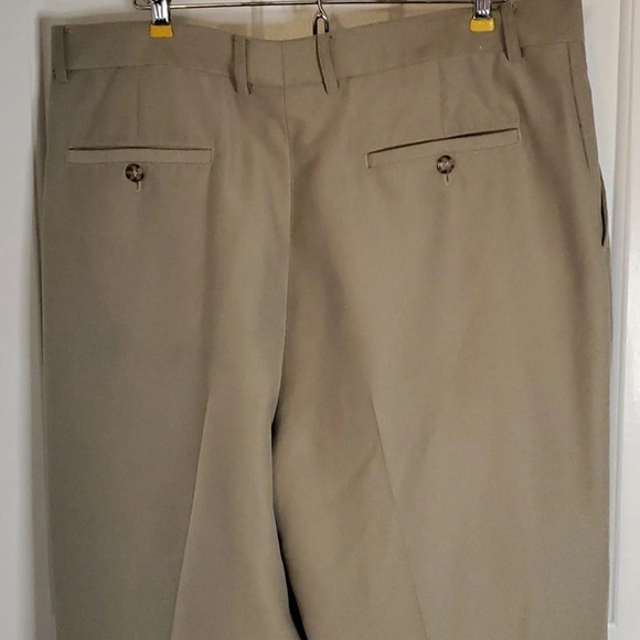 2 Pairs Mens Greg Norman Pants Khaki and Navy Wrinkle Free, Cuff Bottom & Crease - Picture 6 of 10